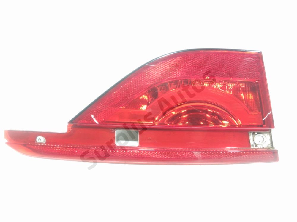 Feu arrière intérieur gauche