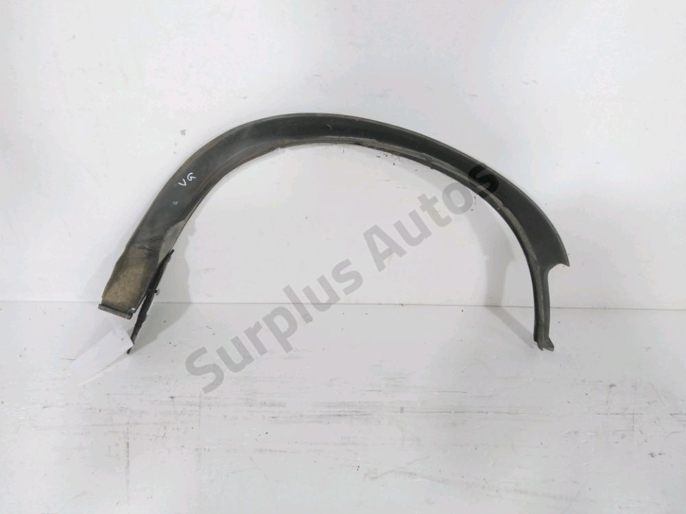 Elargisseur d'aile avant gauche