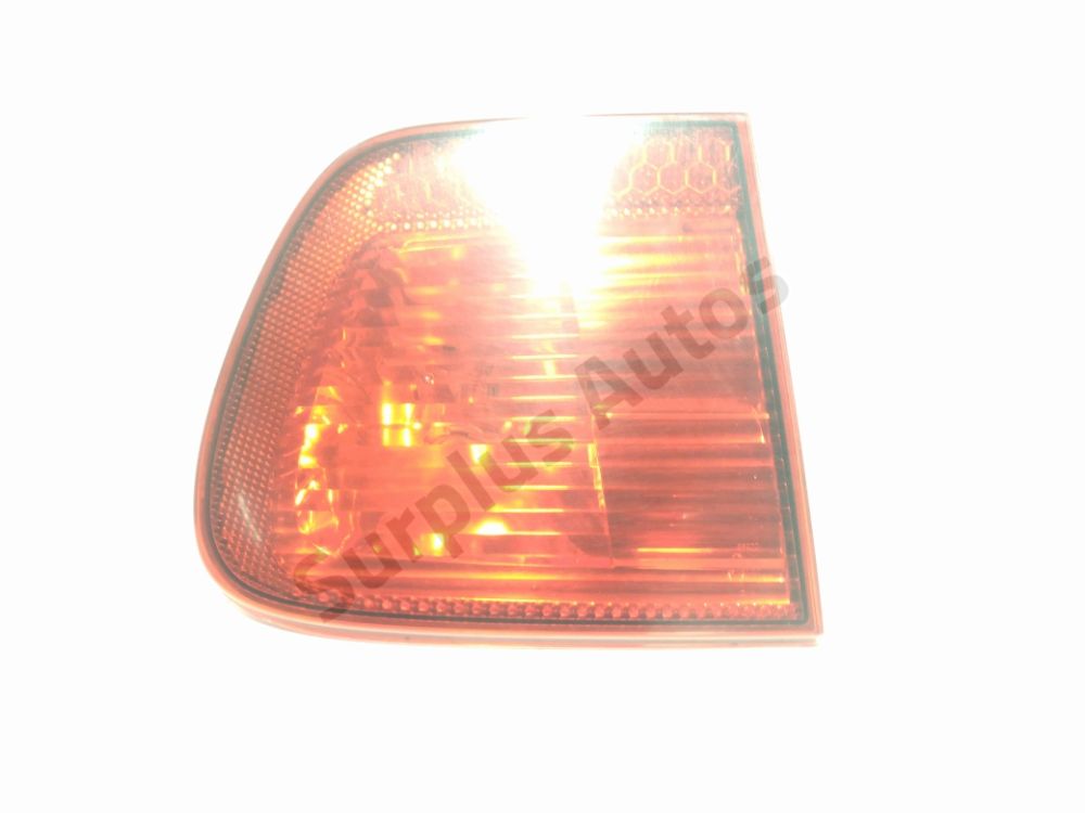 Feu arrière intérieur gauche