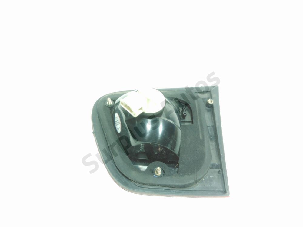 Feu arrière intérieur gauche