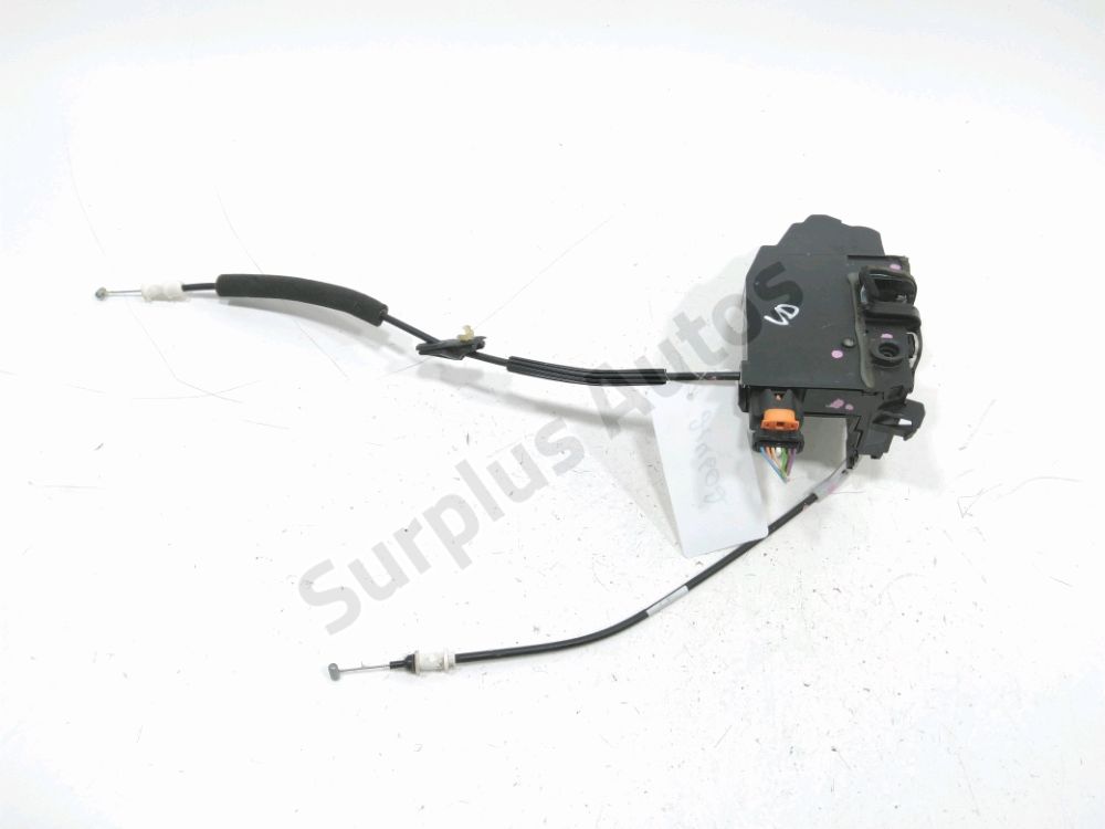 Serrure de porte avant droite