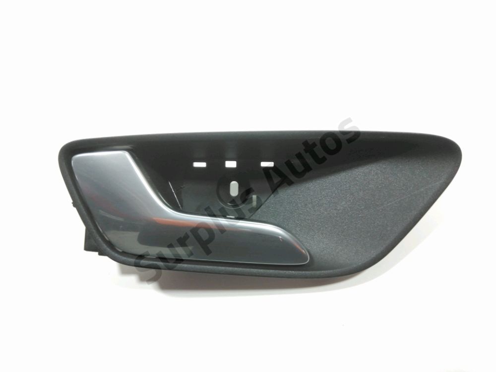 Poignee interieure porte arriere gauche