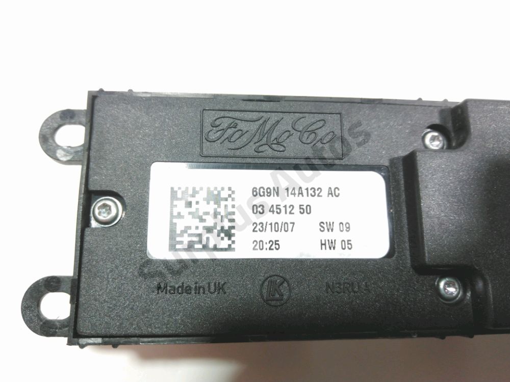 Commande lève-vitre avant gauche