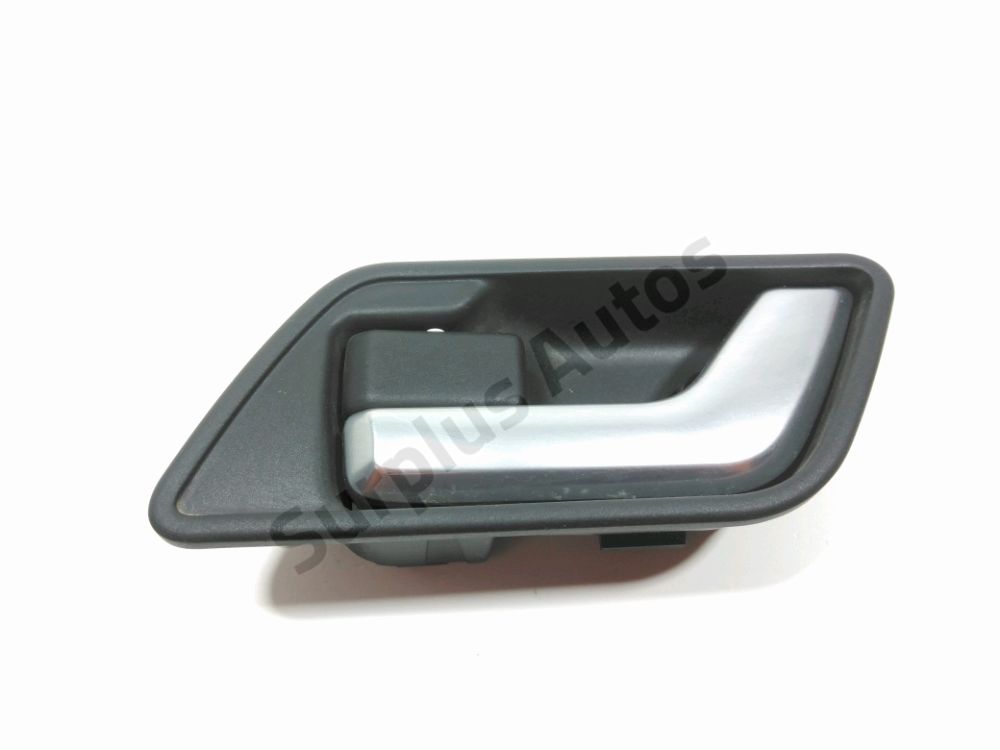 Poignee interieure porte arriere gauche