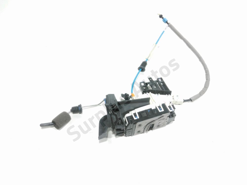 Serrure de porte avant droite