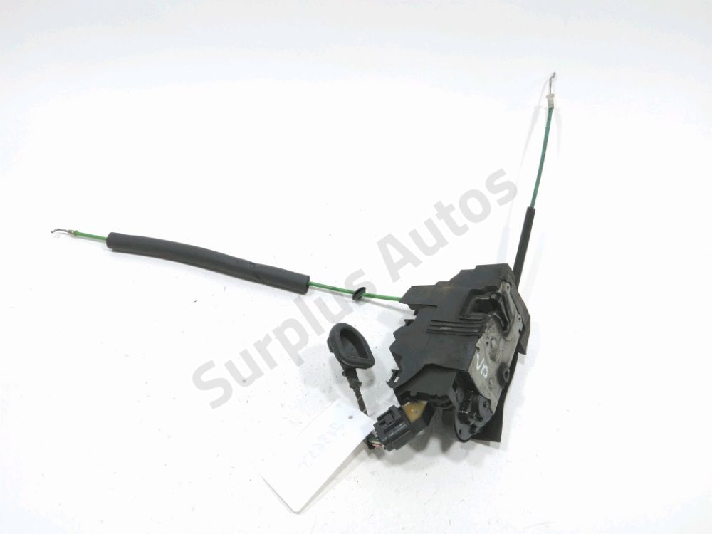 Serrure de porte avant droite