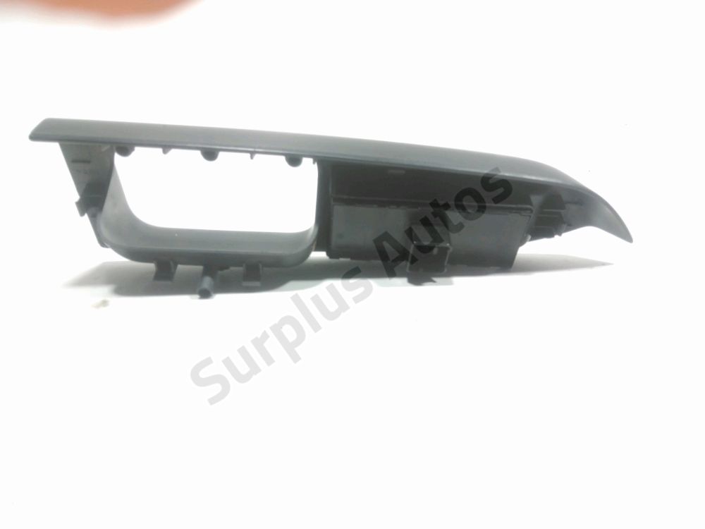 Commande lève-vitre avant gauche