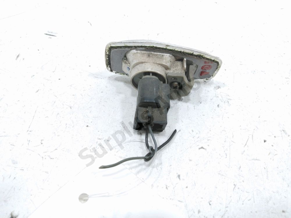 Répétiteur d'aile gauche