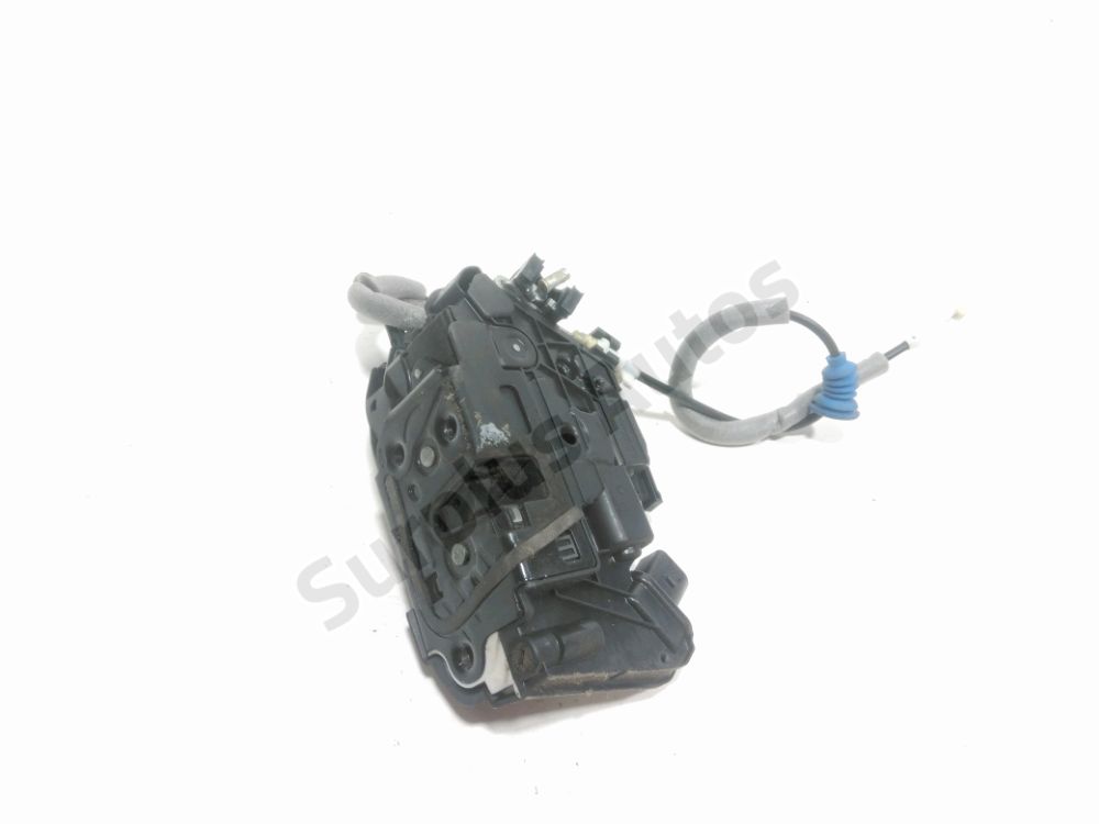 Serrure de porte avant droite