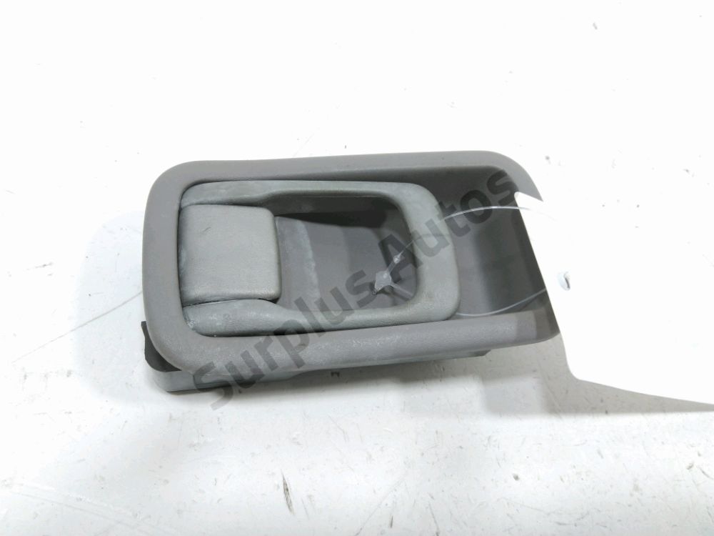 Poignee interieure porte avant gauche