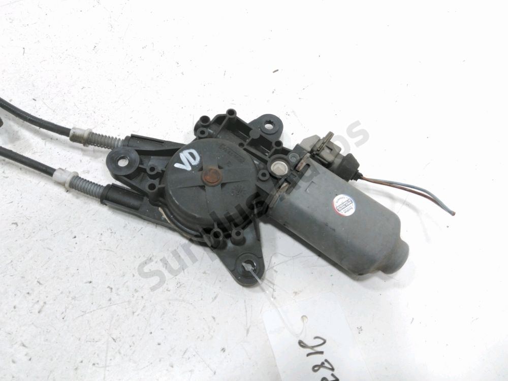 Lève-vitre électrique avant droit