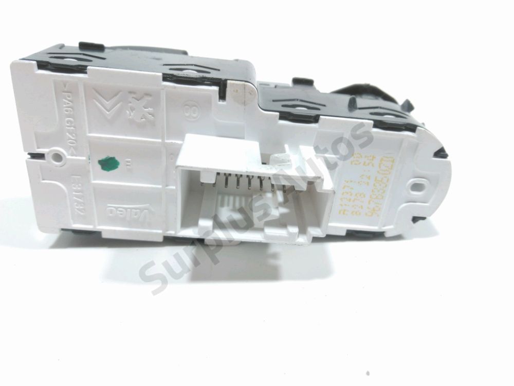 Commande lève-vitre avant gauche