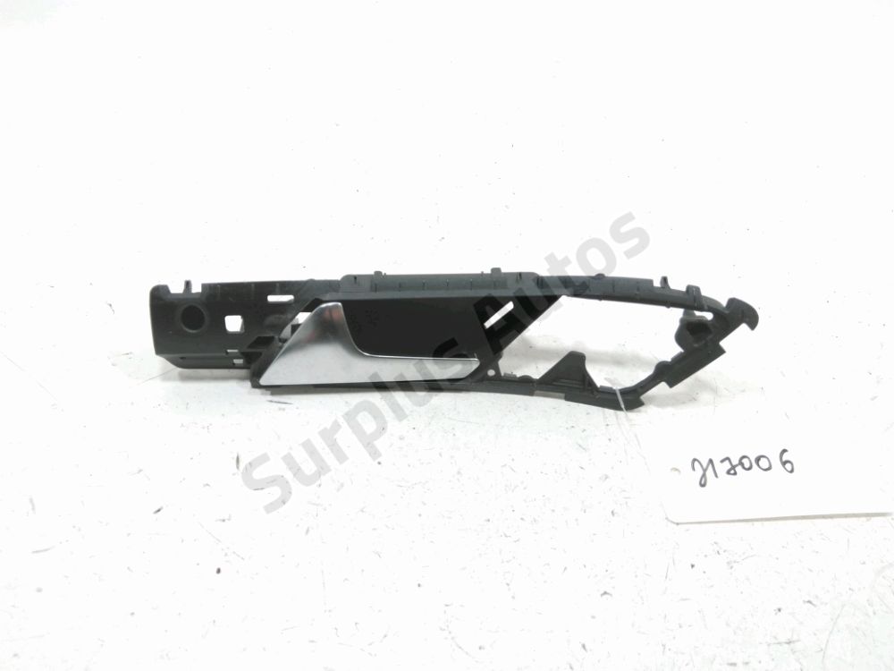 Poignée intérieure porte avant gauche