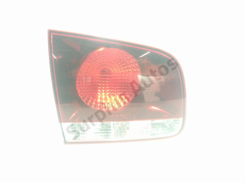 Feu arrière intérieur gauche