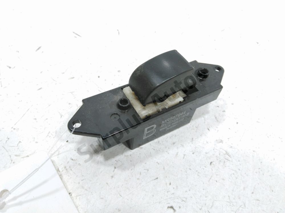 Commande leve-vitre avant droit