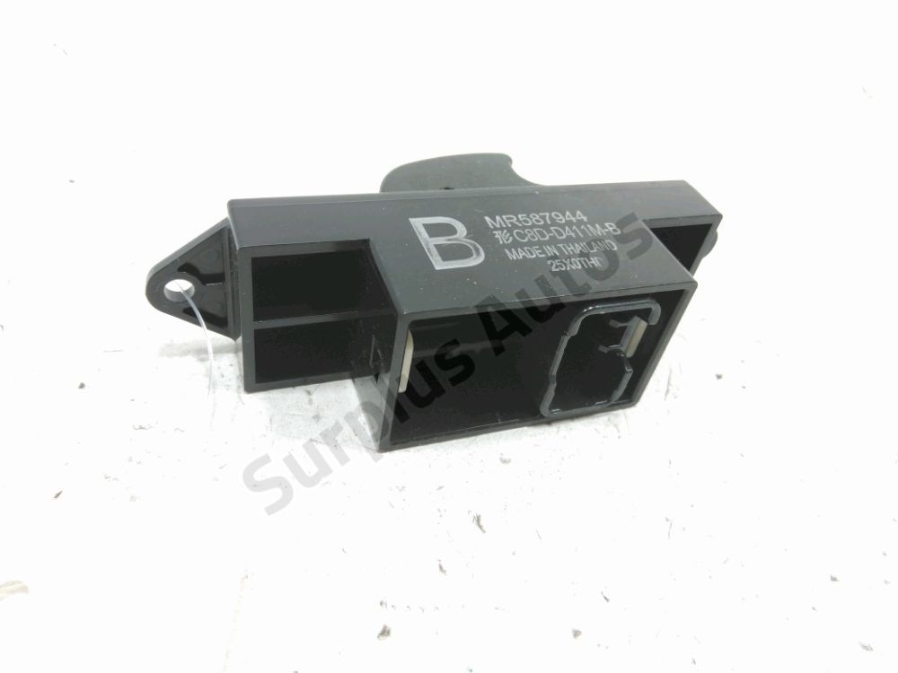 Commande lève-vitre avant droit