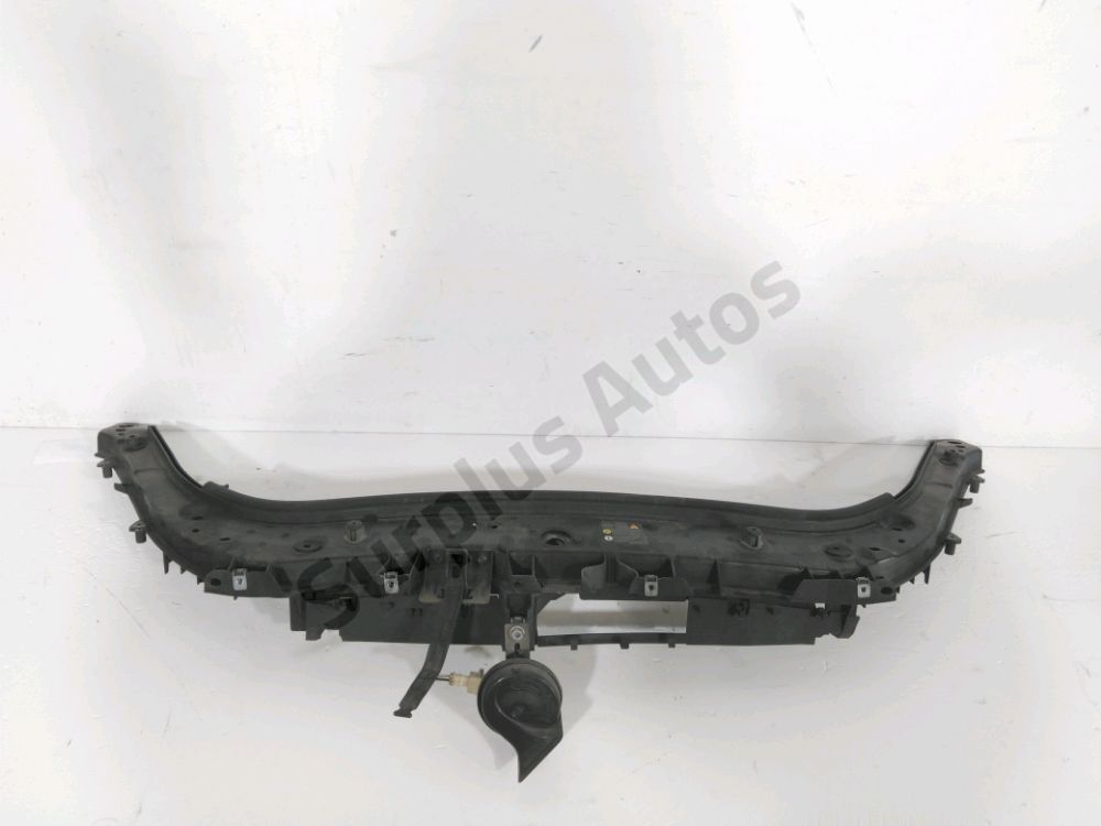 Traverse superieure armature avant