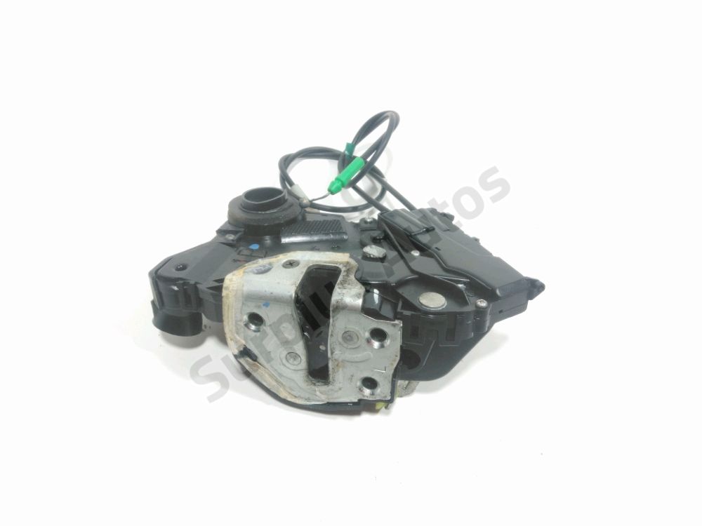 Serrure de porte avant gauche