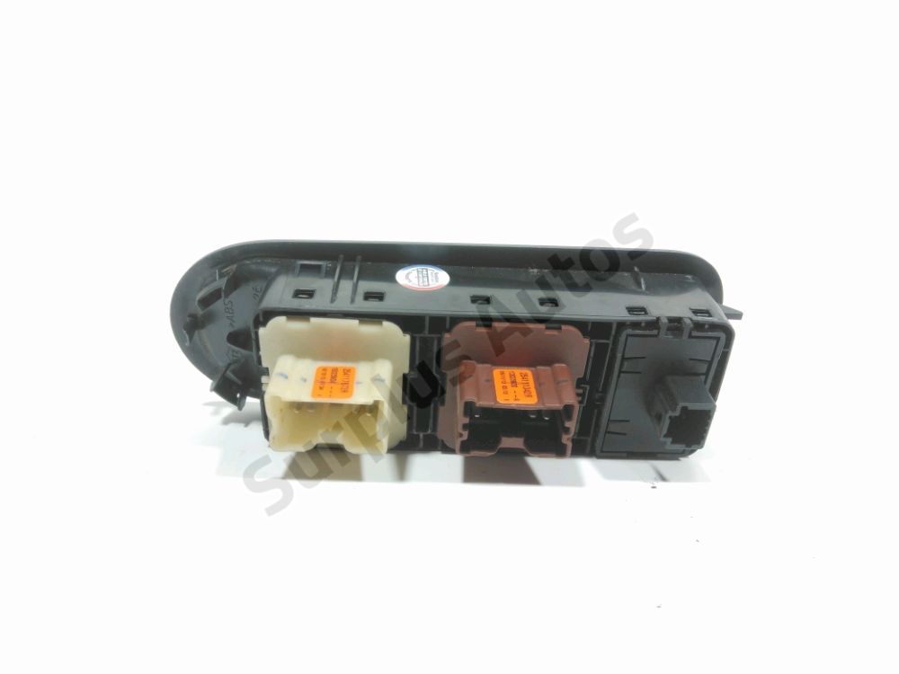 Commande lève-vitre avant gauche