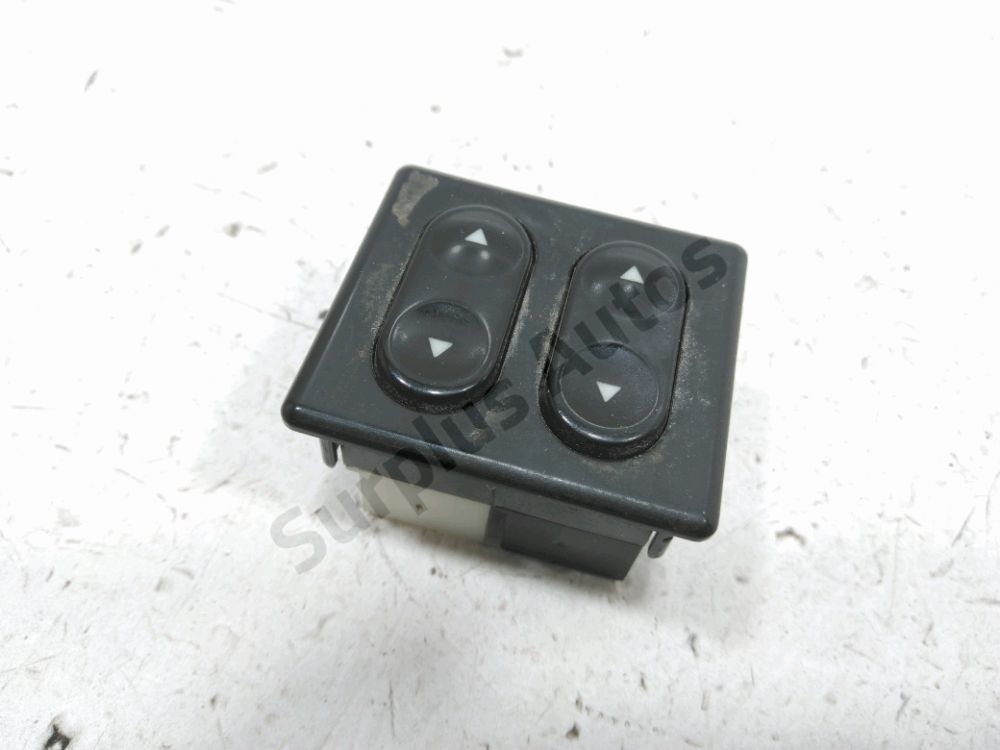 Commande lève-vitre avant gauche