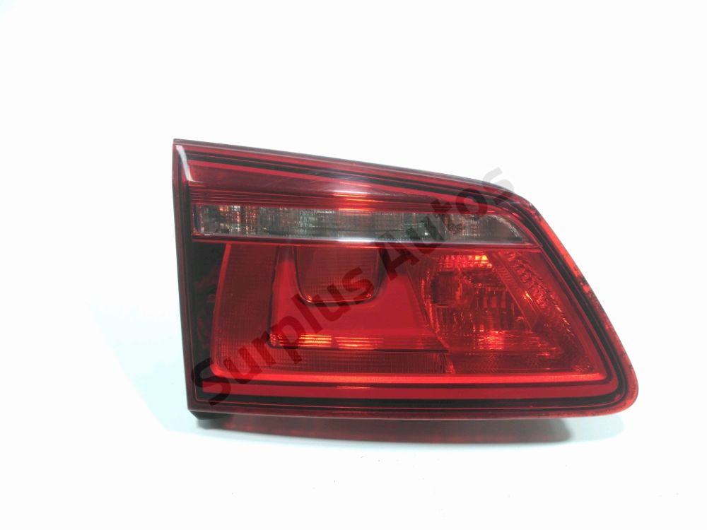 Feu arrière intérieur gauche