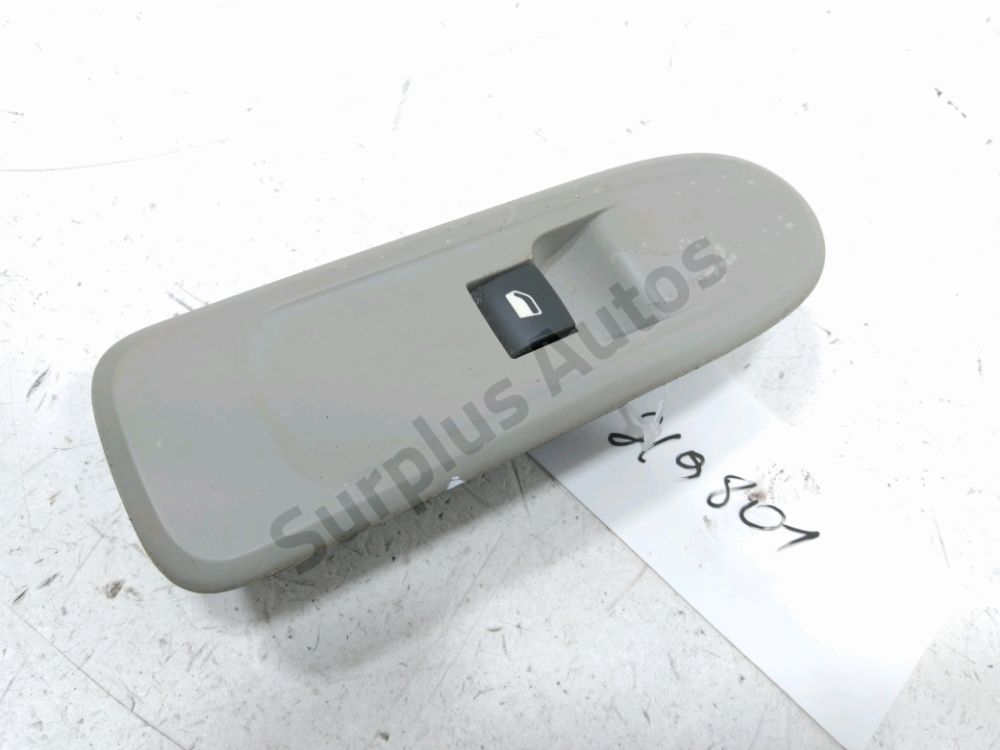 Commande leve-vitre avant droit