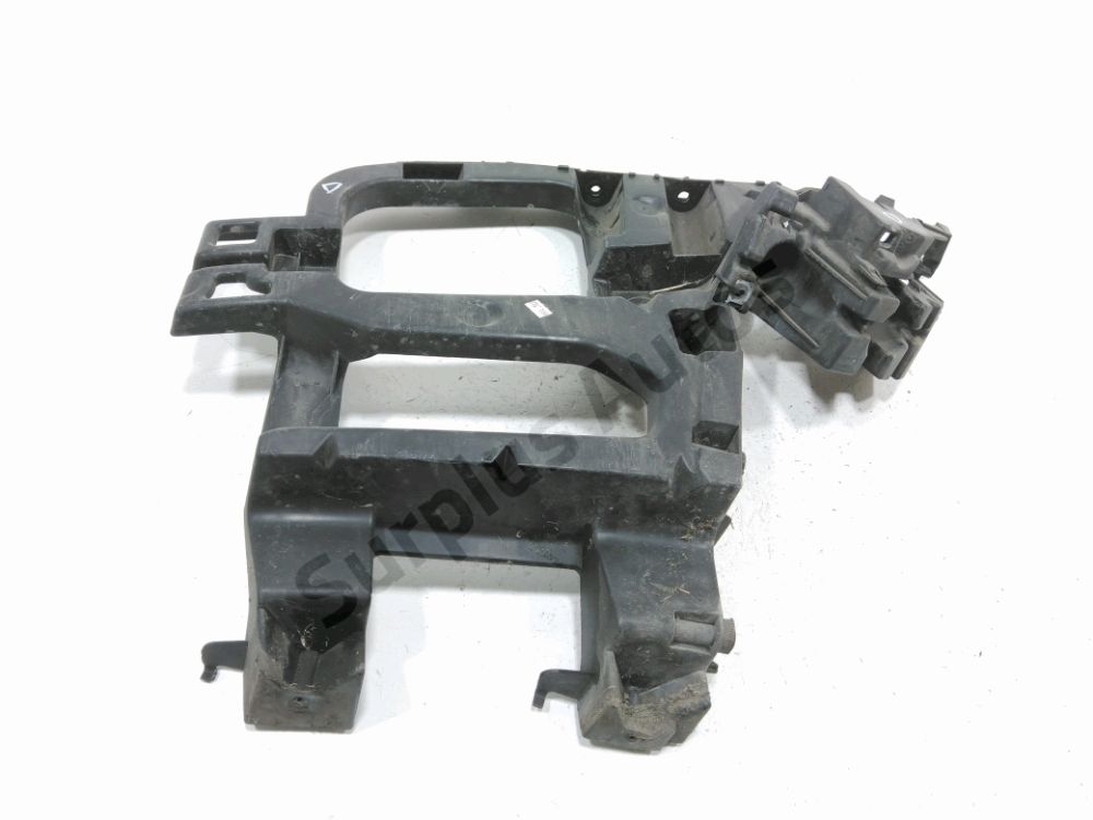 Support droit de pare-choc arrière