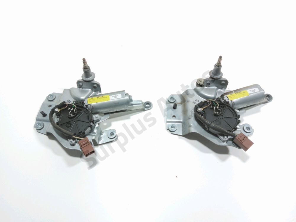 Moteur d'essuie glace arrière