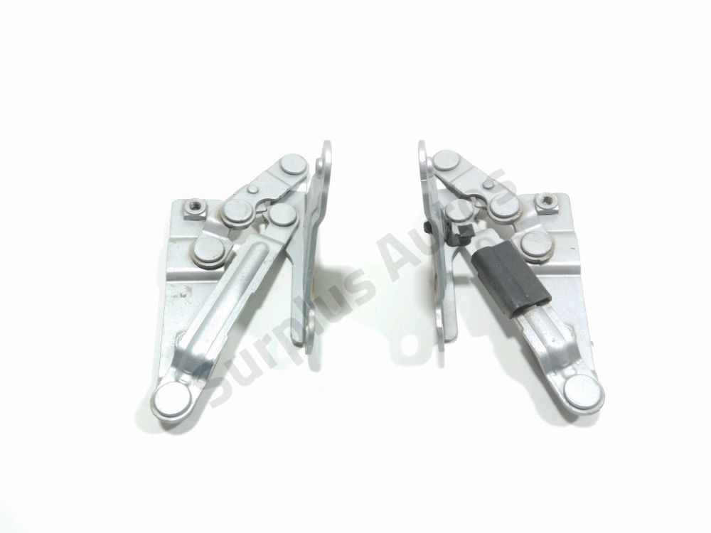 Jeu de charnières de capot