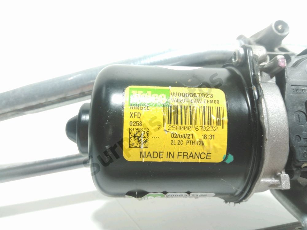 Mécanisme + moteur d'essuie glace avant