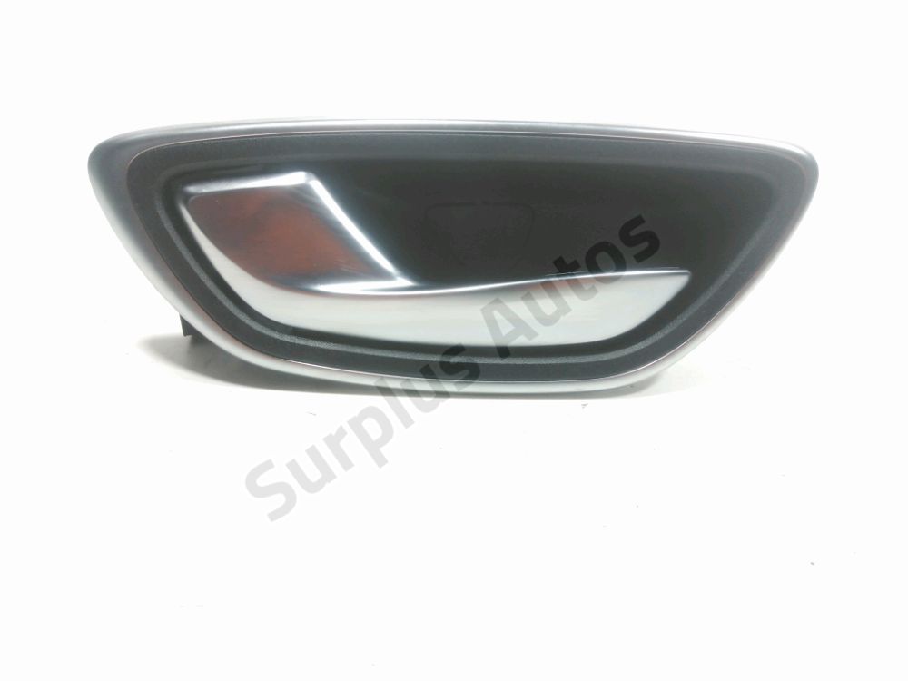 Poignee interieure porte arriere gauche