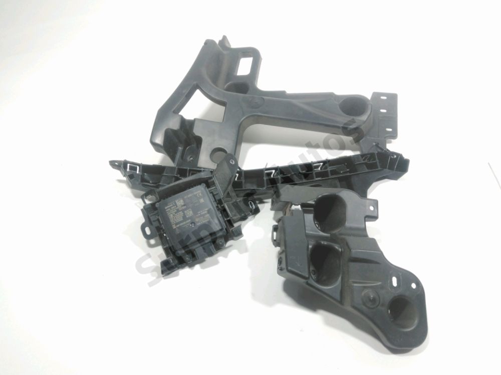 Support droit de pare-choc arrière