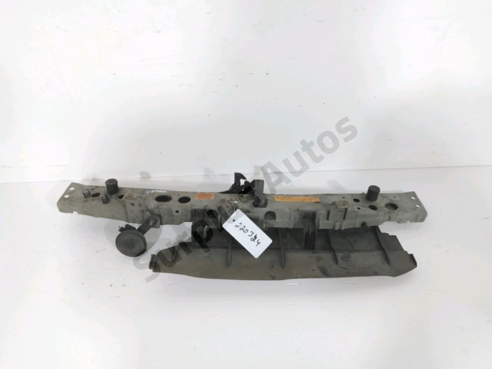 Traverse supérieure armature avant