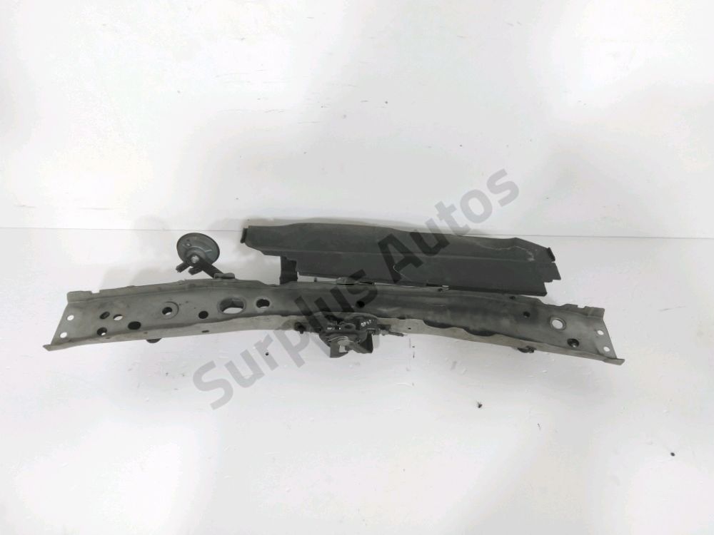 Traverse supérieure armature avant