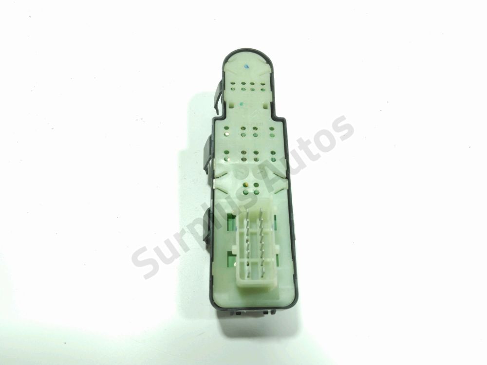 Commande lève-vitre avant gauche