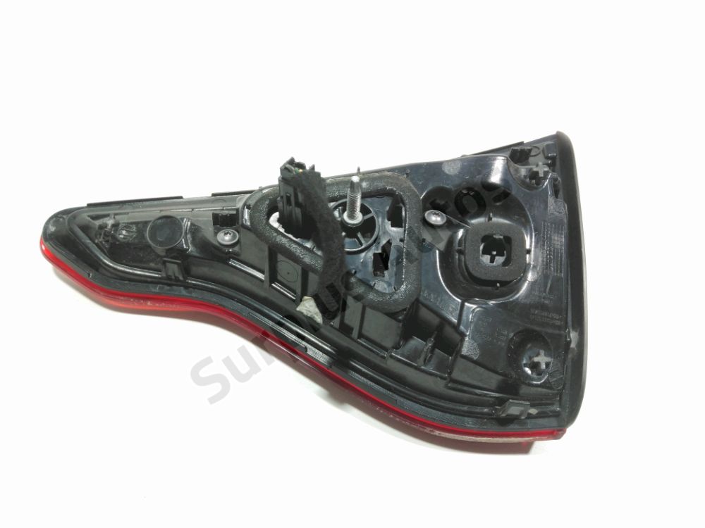 Feu arrière intérieur gauche