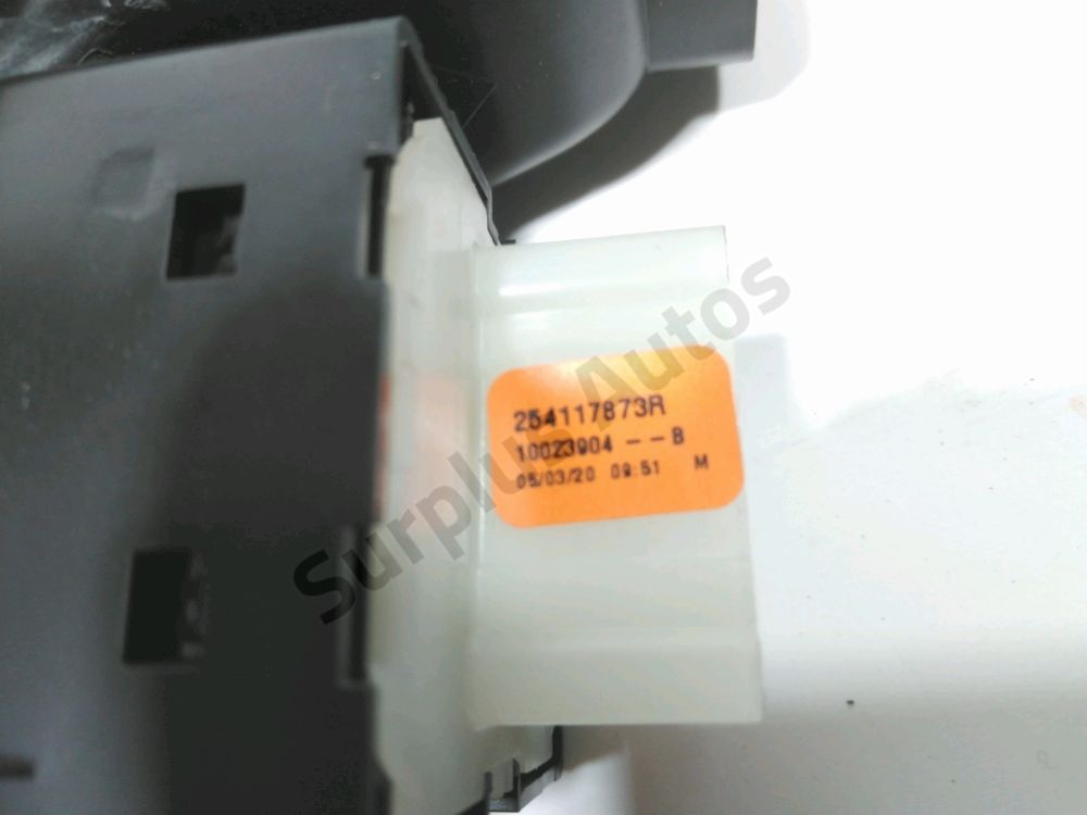 Commande lève-vitre avant gauche