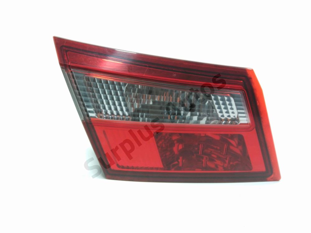 Feu arrière intérieur gauche