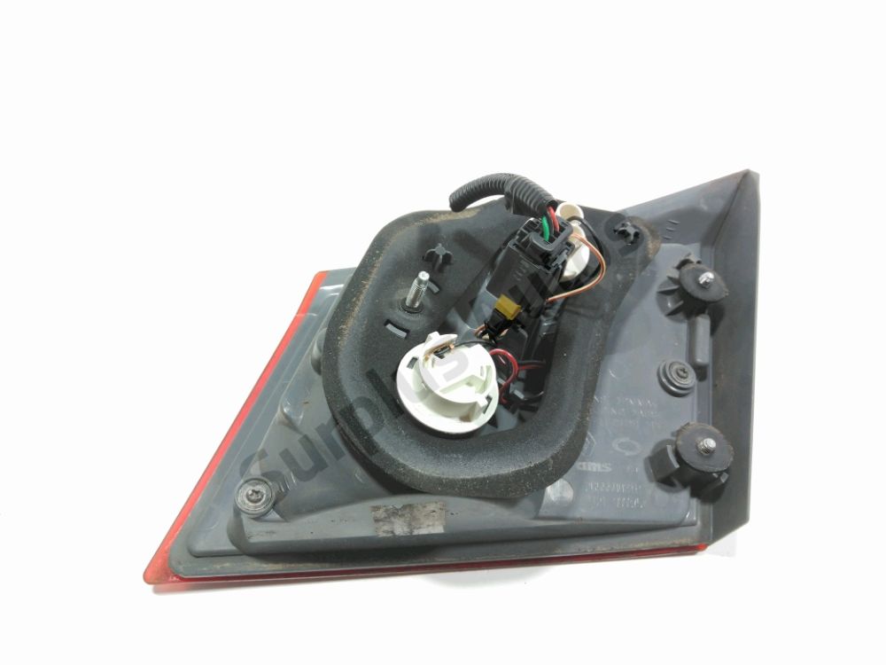 Feu arrière intérieur gauche