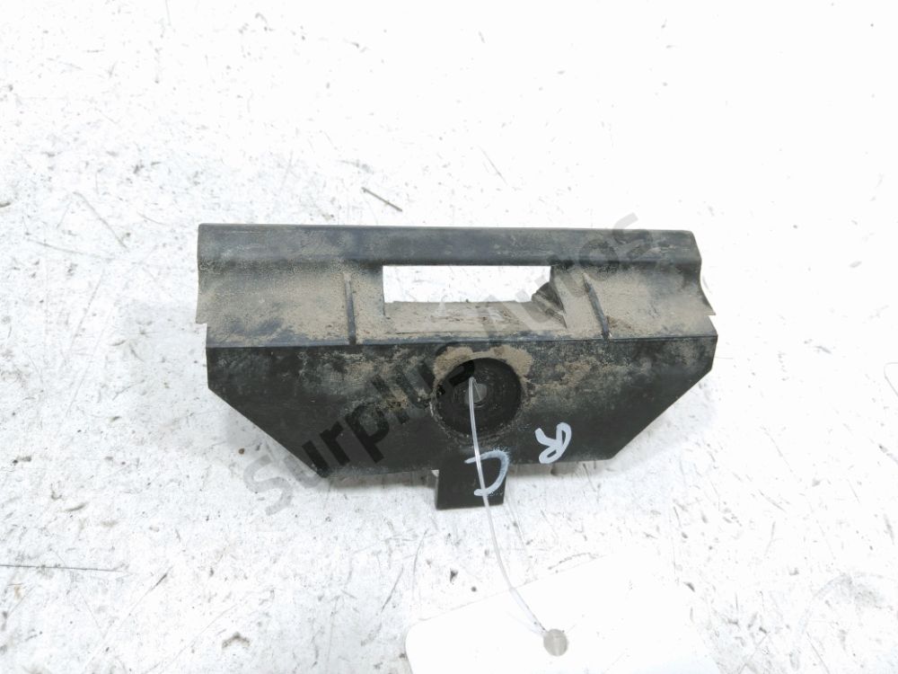 Support central de pare-choc arrière