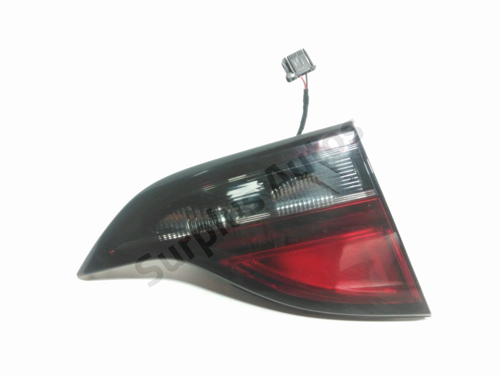 Feu arrière intérieur gauche