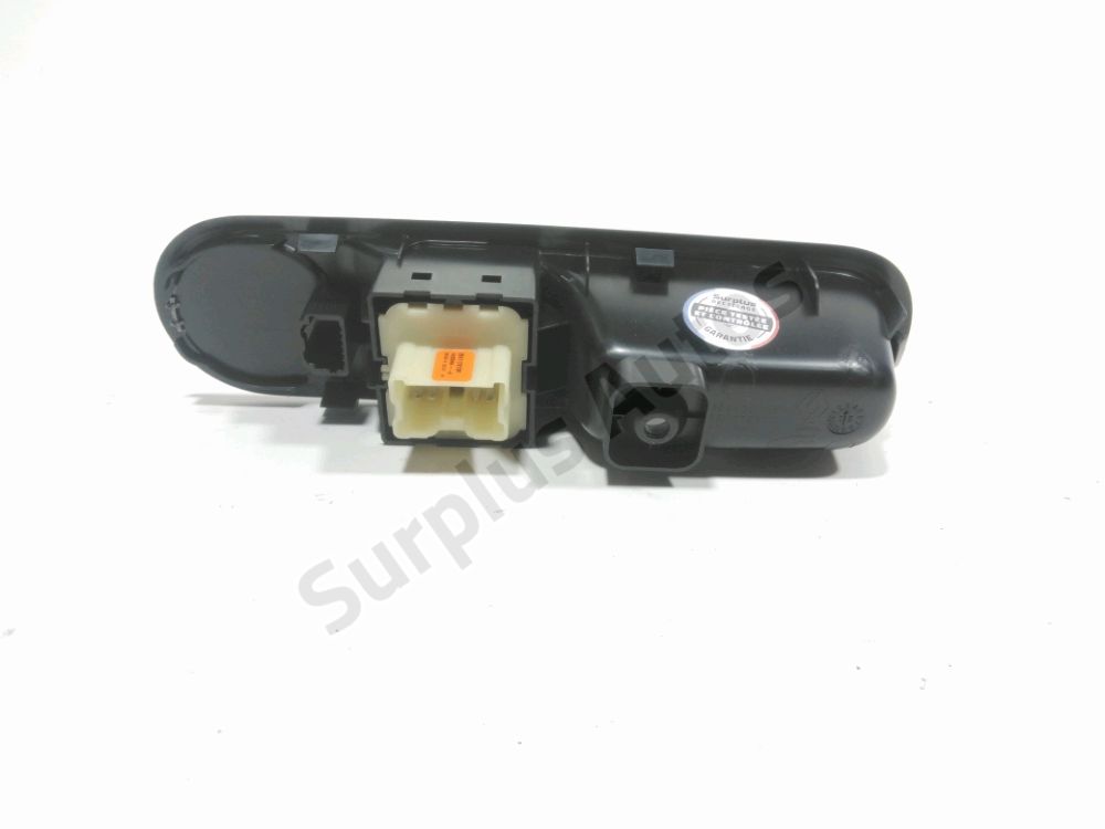 Commande lève-vitre avant gauche