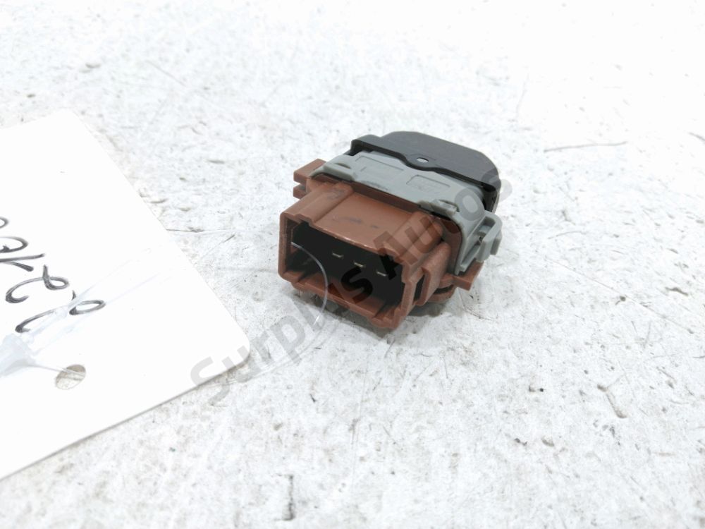 Commande lève-vitre avant droit