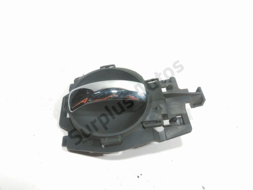 Poignée intérieure porte avant gauche