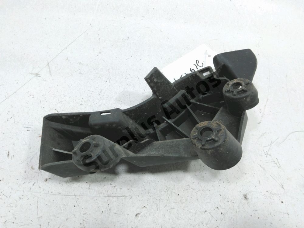 Support droit de pare-choc arrière