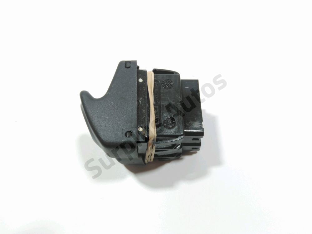 Commande lève-vitre avant gauche