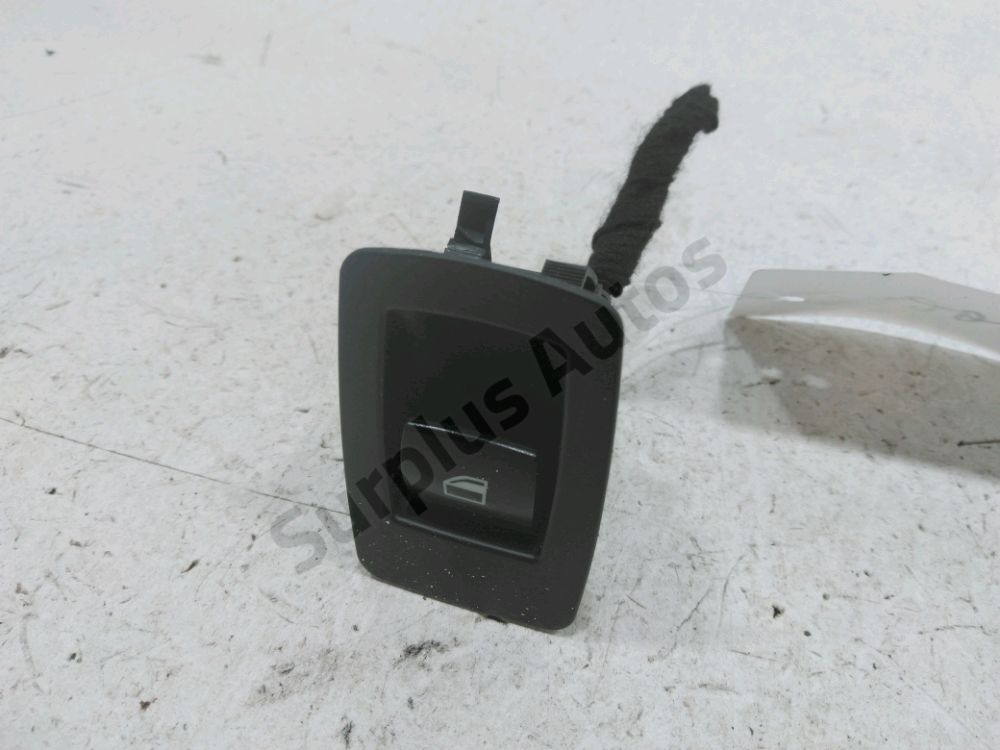 Commande lève-vitre avant droit