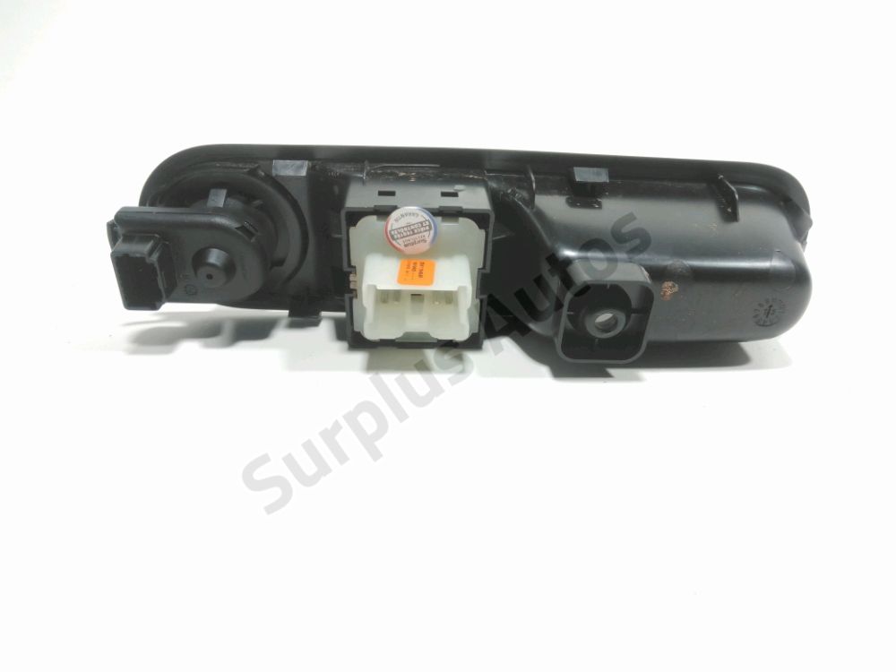 Commande lève-vitre avant gauche