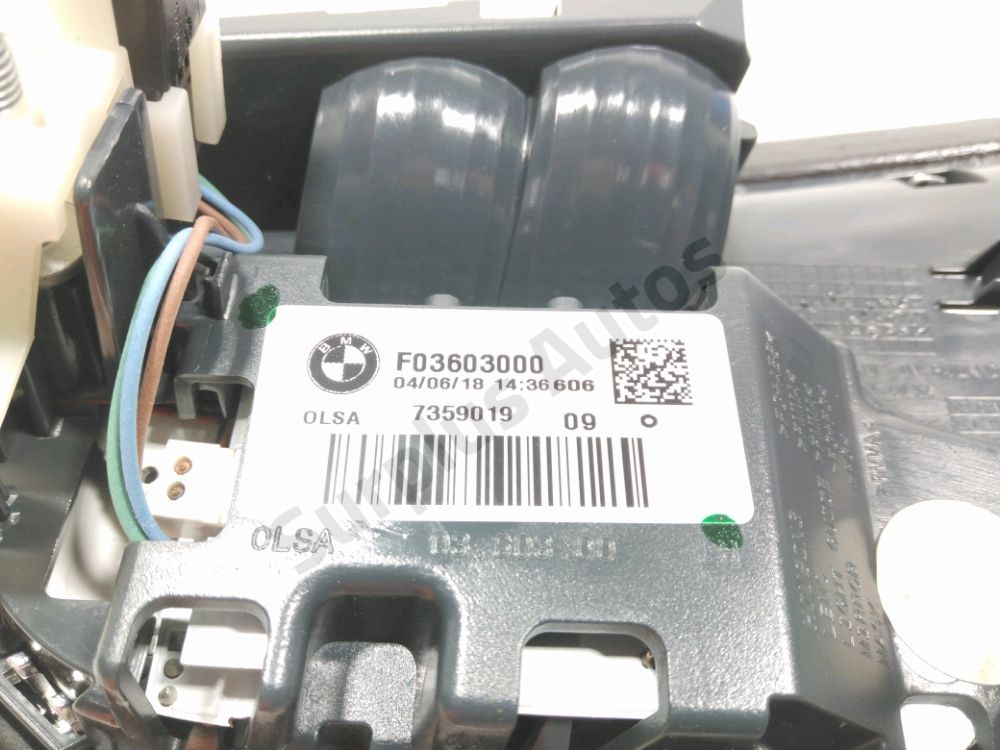 Feu arrière intérieur gauche