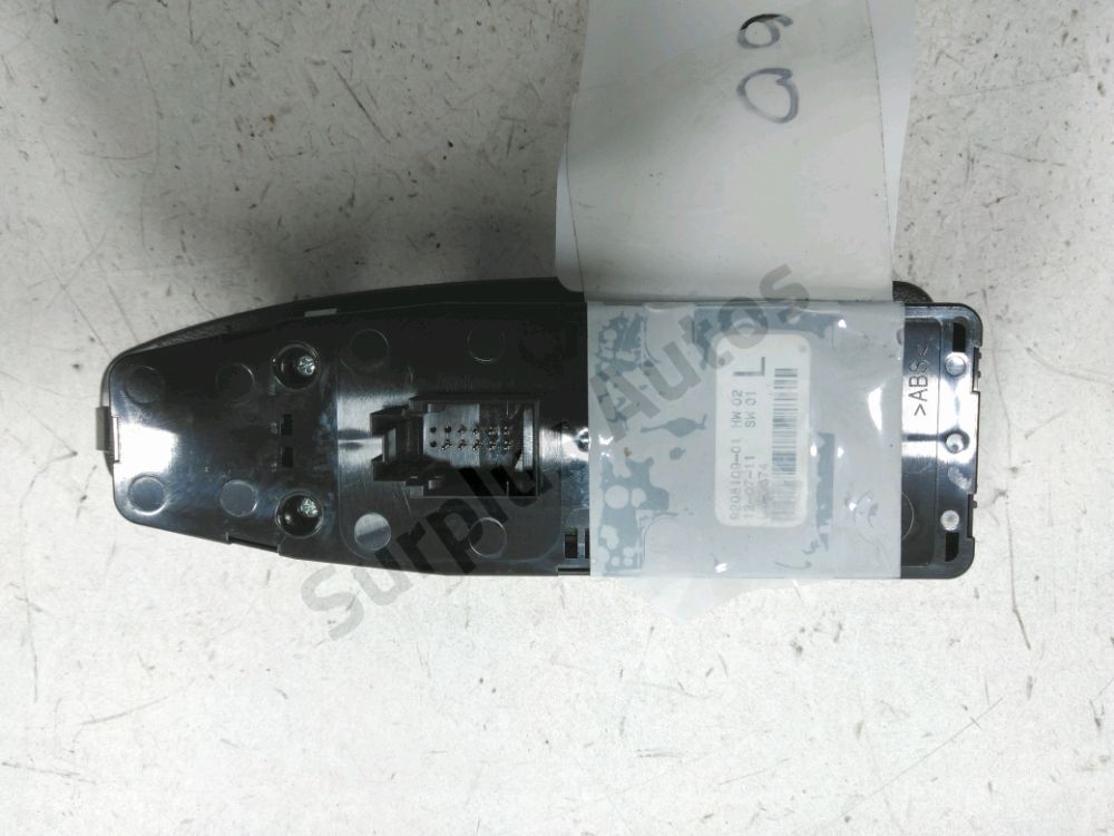 Commande lève-vitre avant gauche